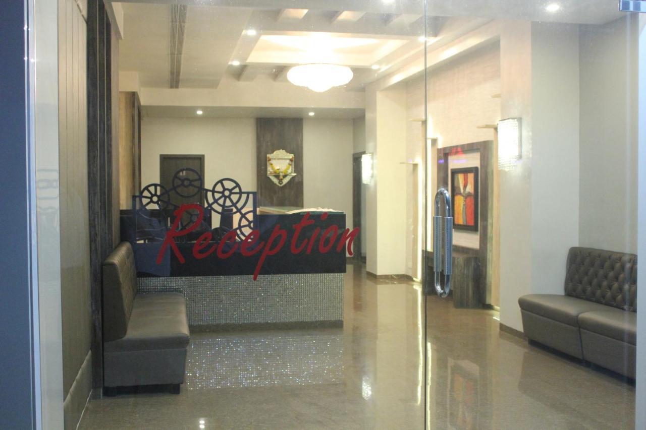 Nimantran Hotel Navi Mumbai Exterior foto
