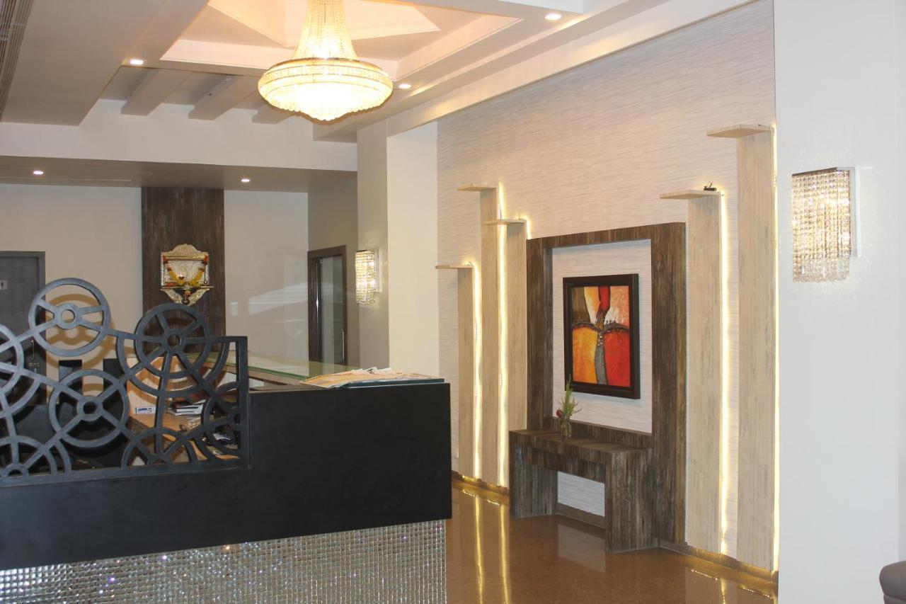 Nimantran Hotel Navi Mumbai Exterior foto