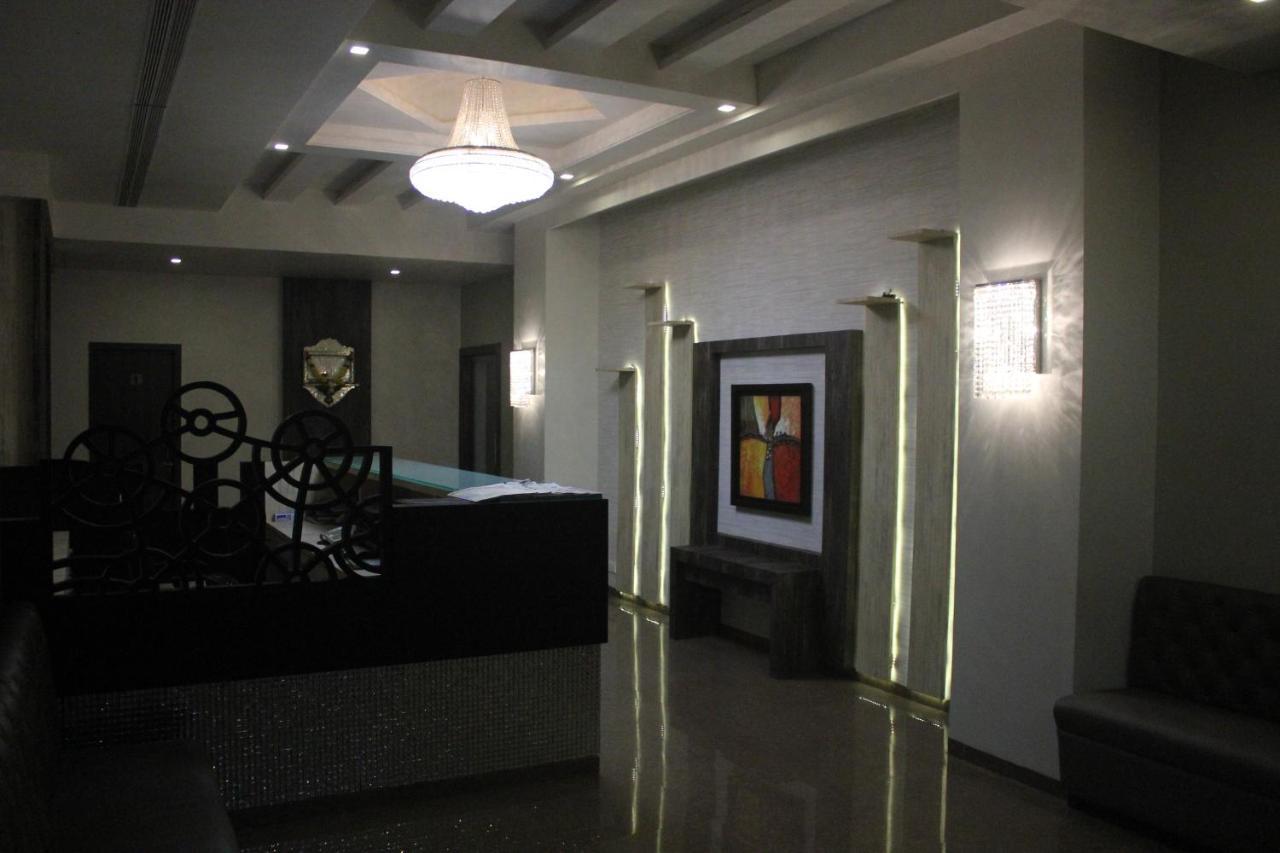 Nimantran Hotel Navi Mumbai Exterior foto