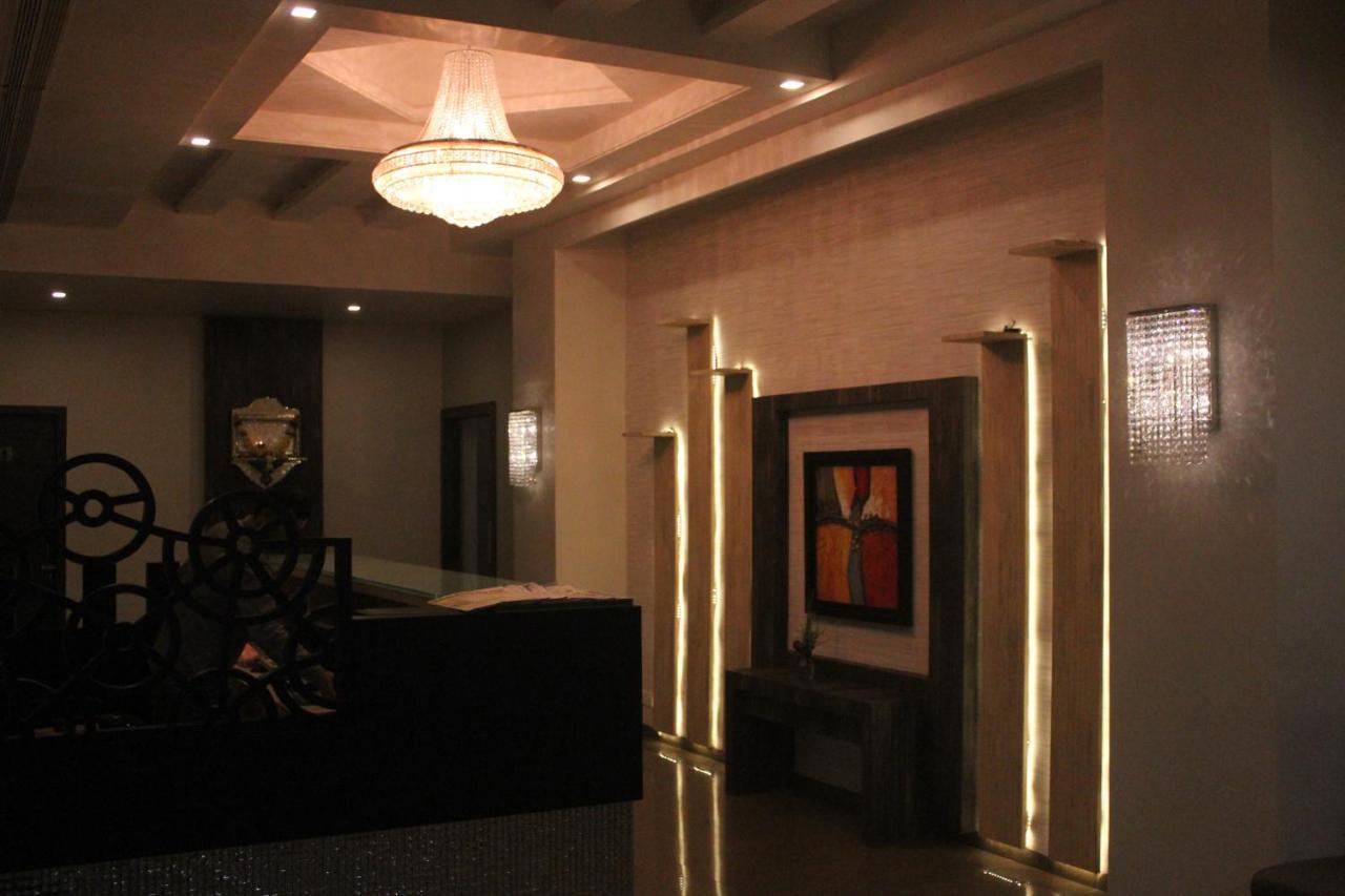 Nimantran Hotel Navi Mumbai Exterior foto