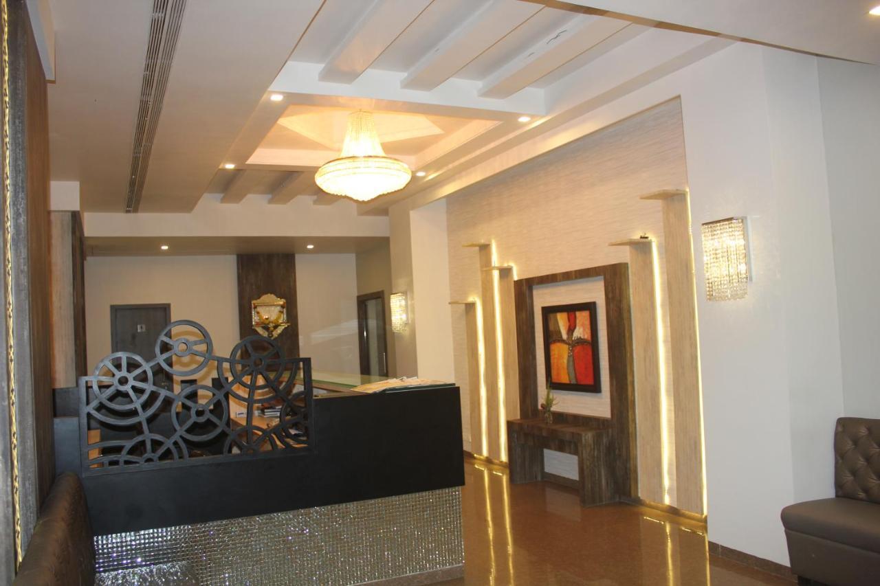 Nimantran Hotel Navi Mumbai Exterior foto