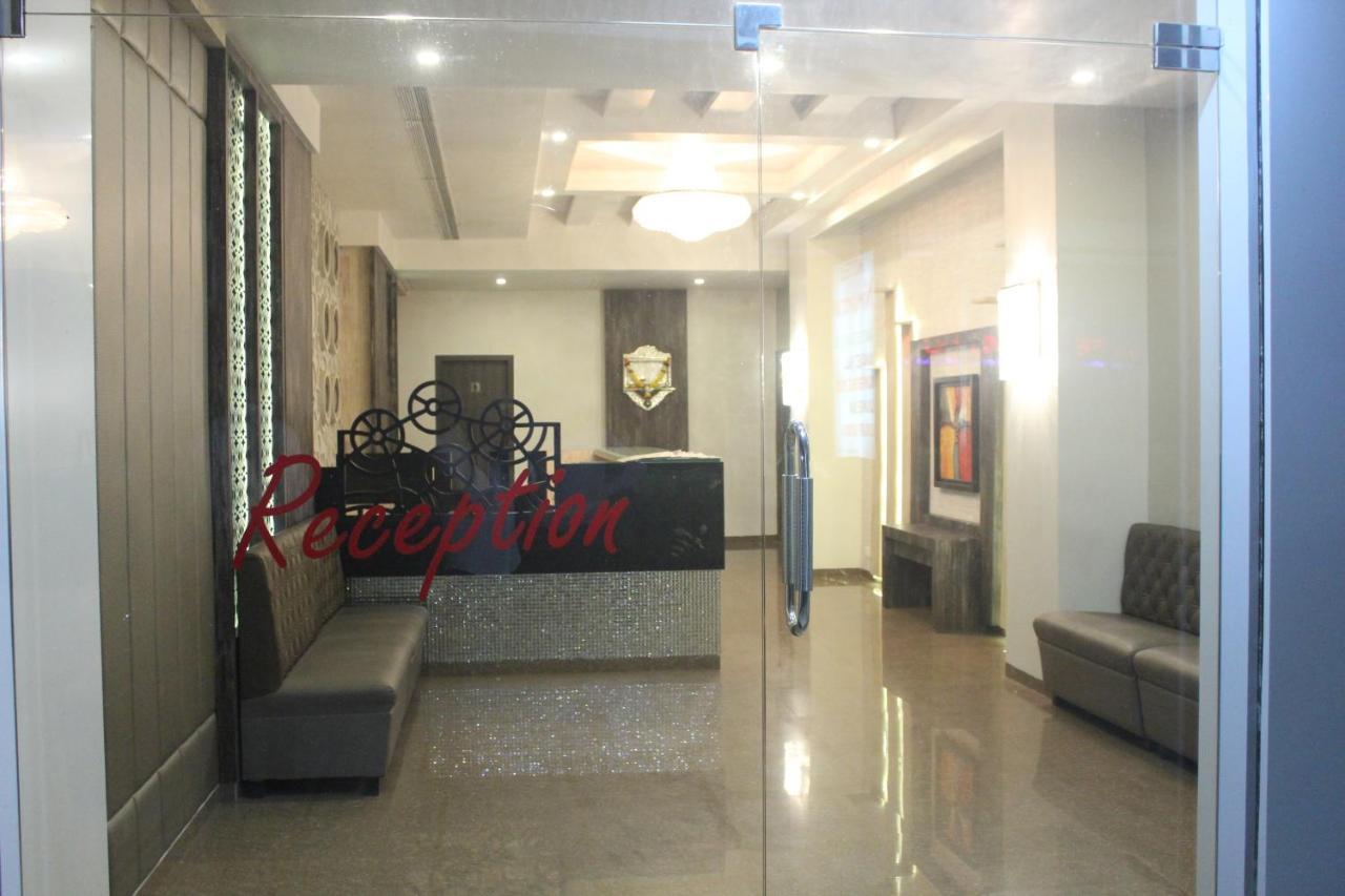 Nimantran Hotel Navi Mumbai Exterior foto