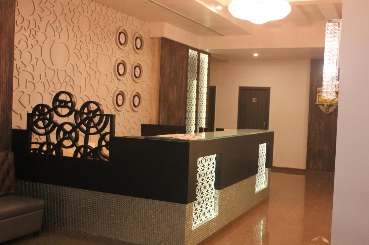 Nimantran Hotel Navi Mumbai Exterior foto