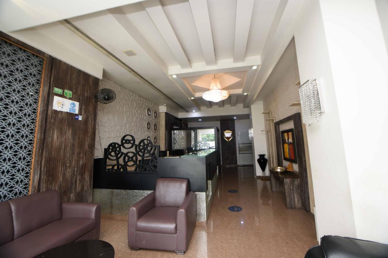 Nimantran Hotel Navi Mumbai Exterior foto