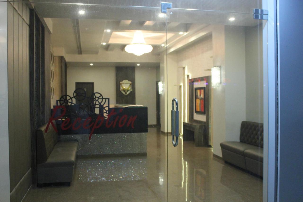 Nimantran Hotel Navi Mumbai Exterior foto