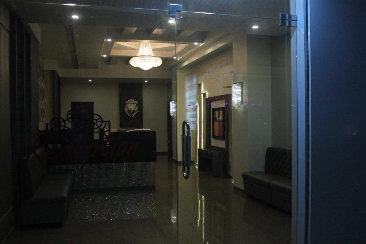 Nimantran Hotel Navi Mumbai Exterior foto