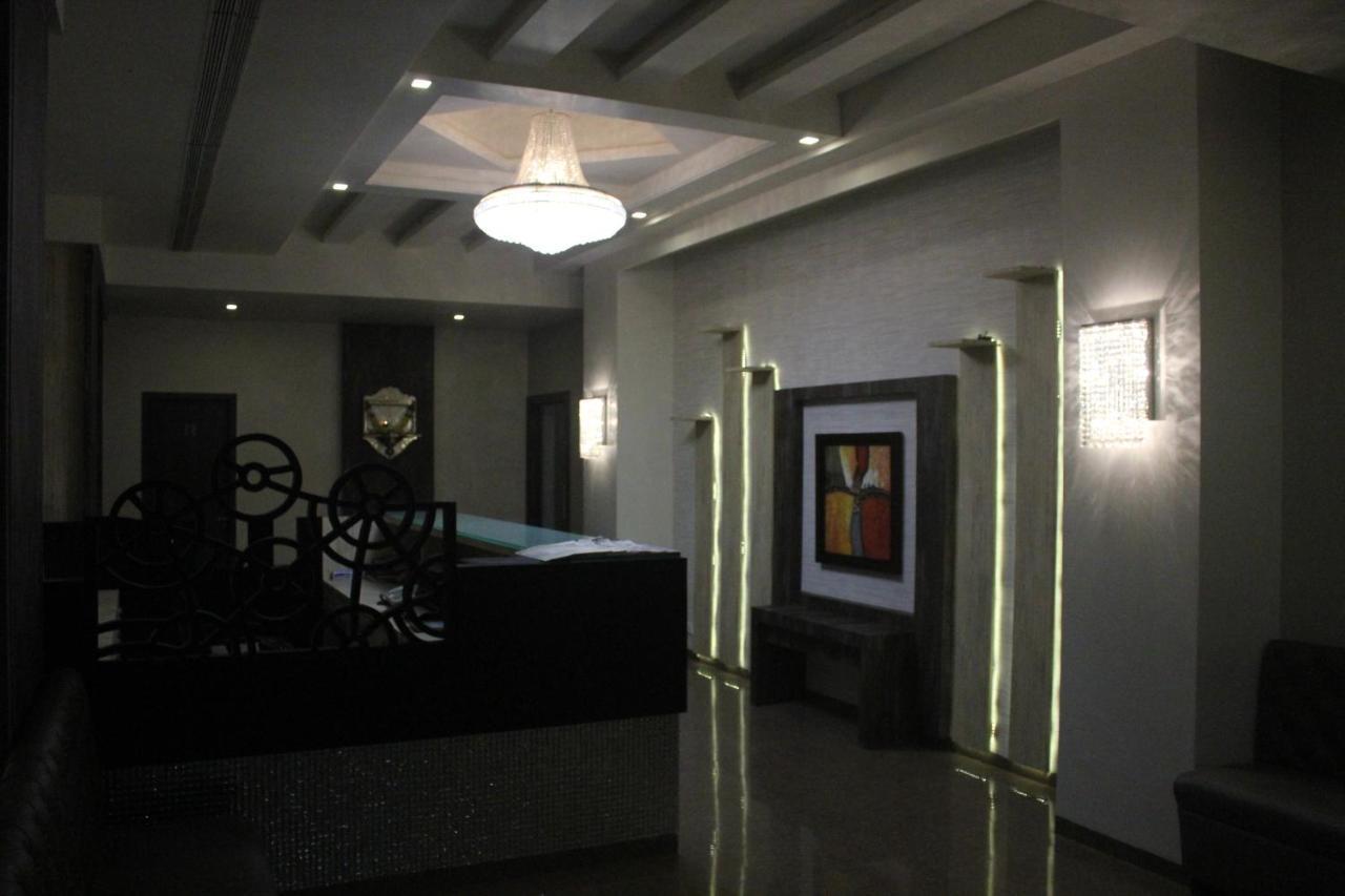 Nimantran Hotel Navi Mumbai Exterior foto