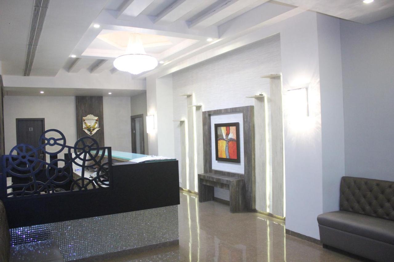 Nimantran Hotel Navi Mumbai Exterior foto